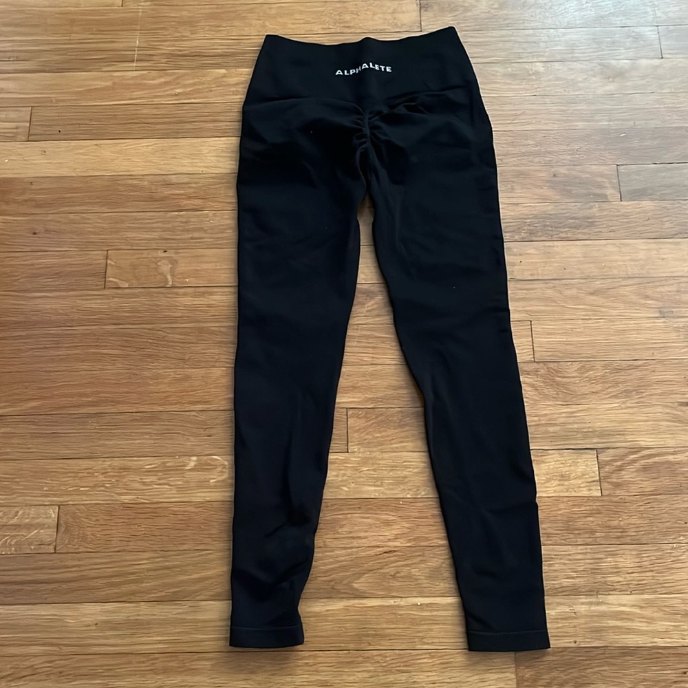Alphalete Amplify Black Scrunch Leggings